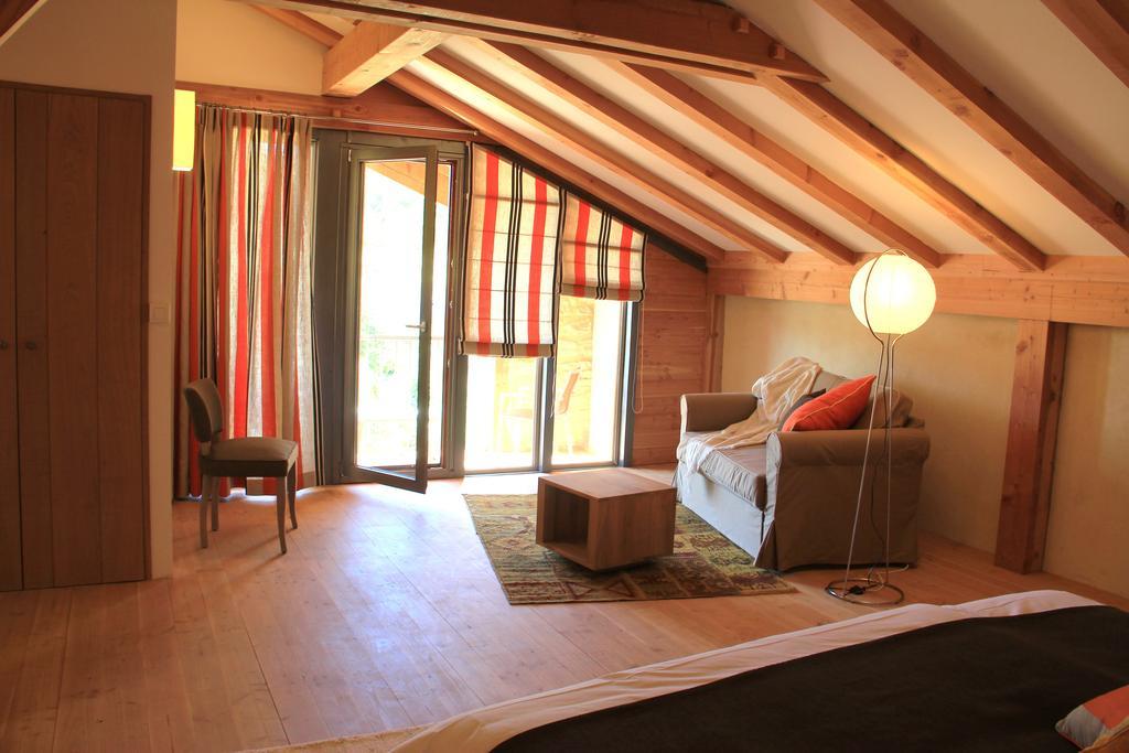 Hotel Hollyoaks Estate Saint-Pons-la-Calm Zimmer foto