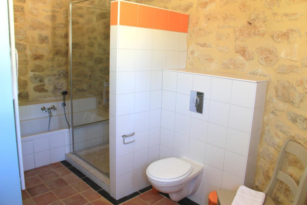 Hotel Hollyoaks Estate Saint-Pons-la-Calm Zimmer foto